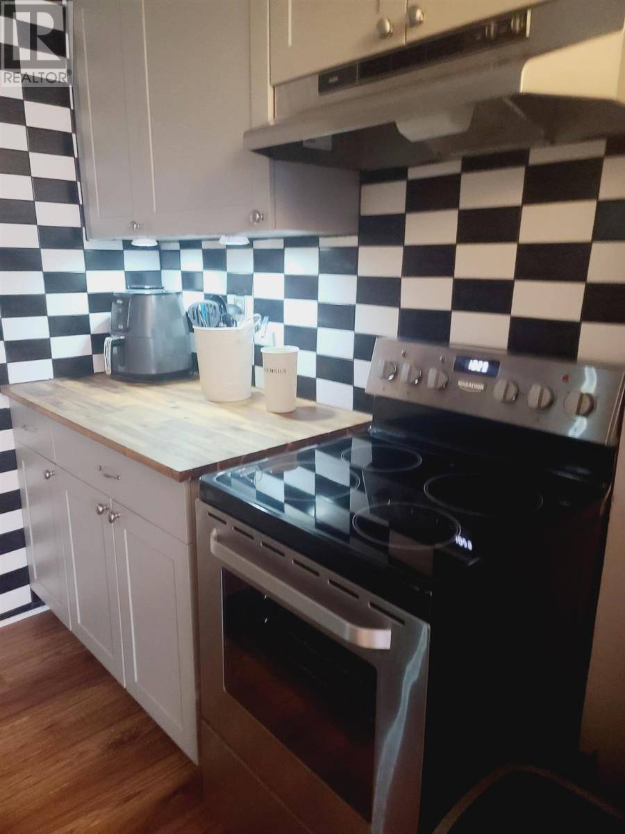 Elliot Lake, ON P5A1W8,100 Hutchison AVE # 3