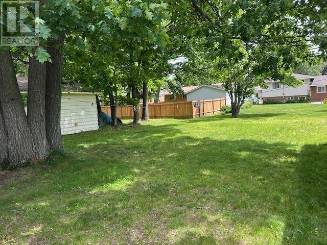 Sault Ste. Marie, ON P6B3G3,826 Pine ST