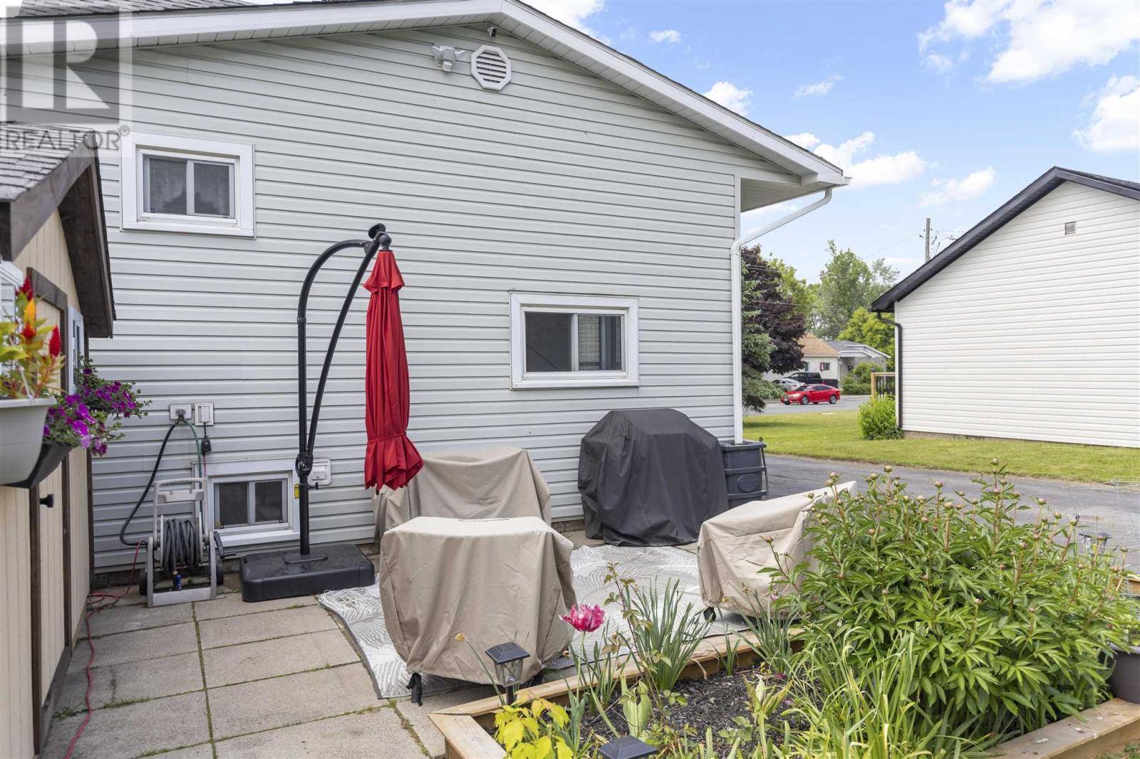 Sault Ste. Marie, ON P6B2T8,374 Pim ST