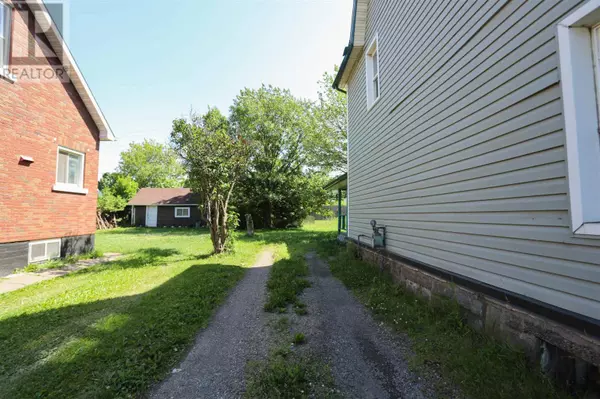 Sault Ste. Marie, ON P6C1K2,203 Wallace TER