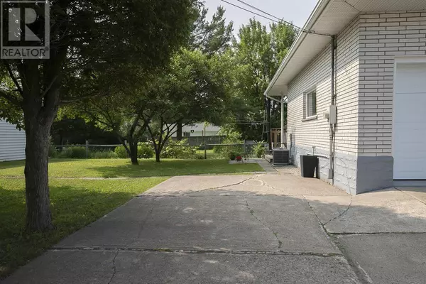 Sault Ste. Marie, ON P6B3W2,17 Wawanosh AVE