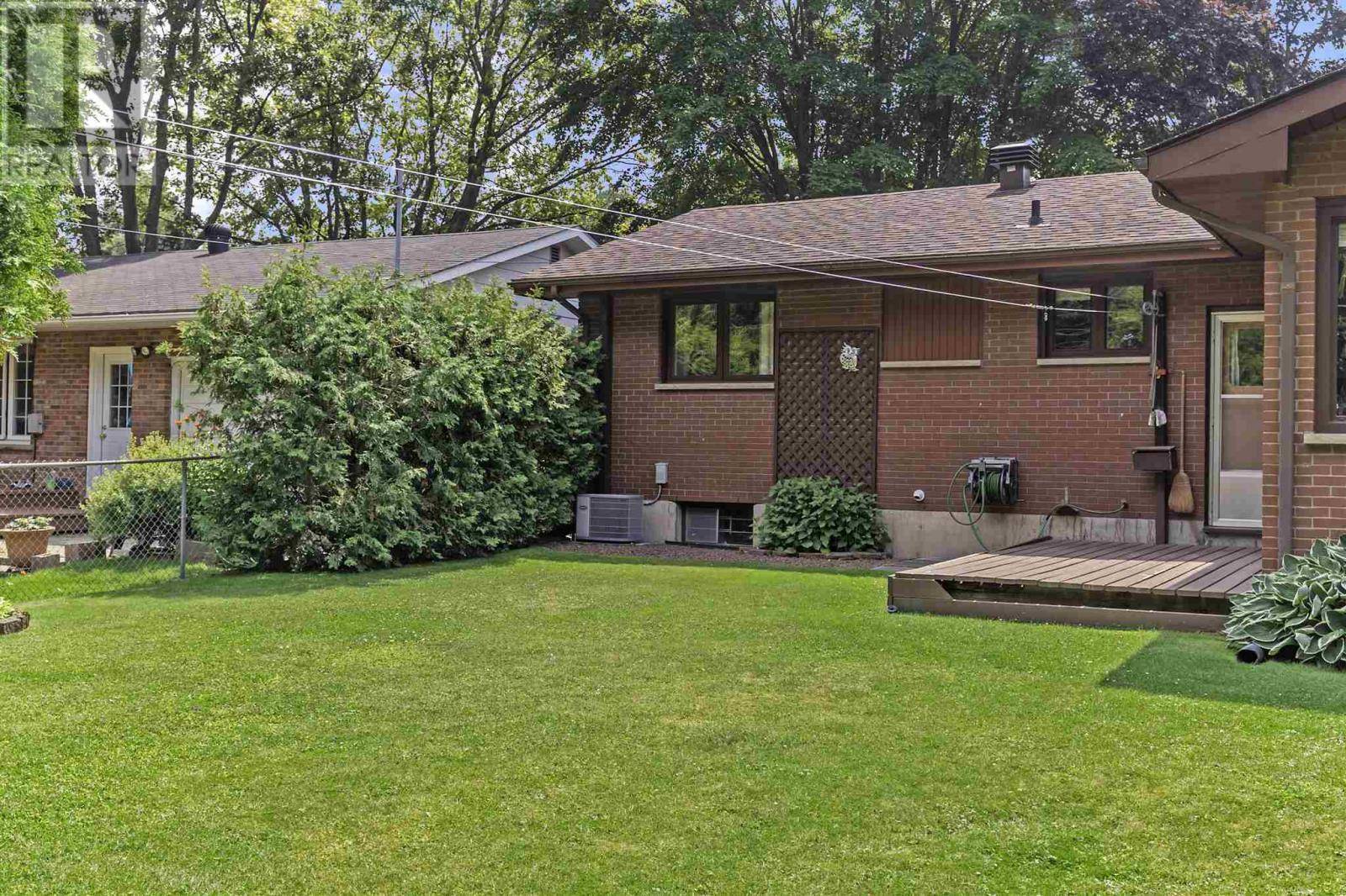 Sault Ste. Marie, ON P6A5T4,32 Barber BLVD