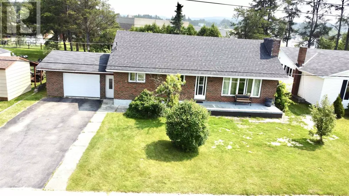 Wawa, ON P0S1K0,109 Regina CRES