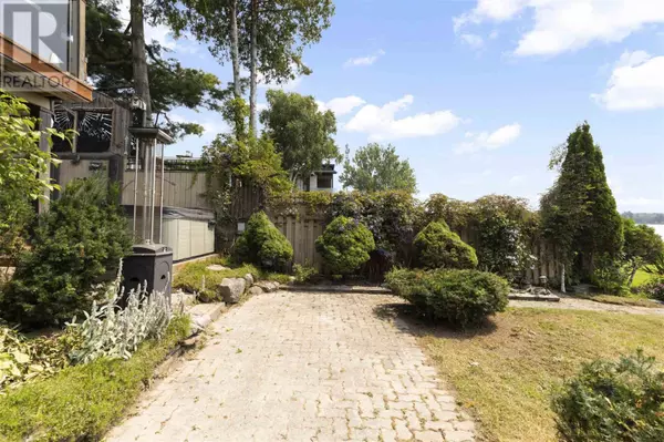 Sault Ste. Marie, ON P6A2G8,1777 Queen ST E