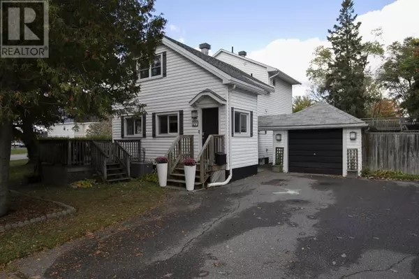 27 Borron AVE, Sault Ste. Marie, ON P6B1E7