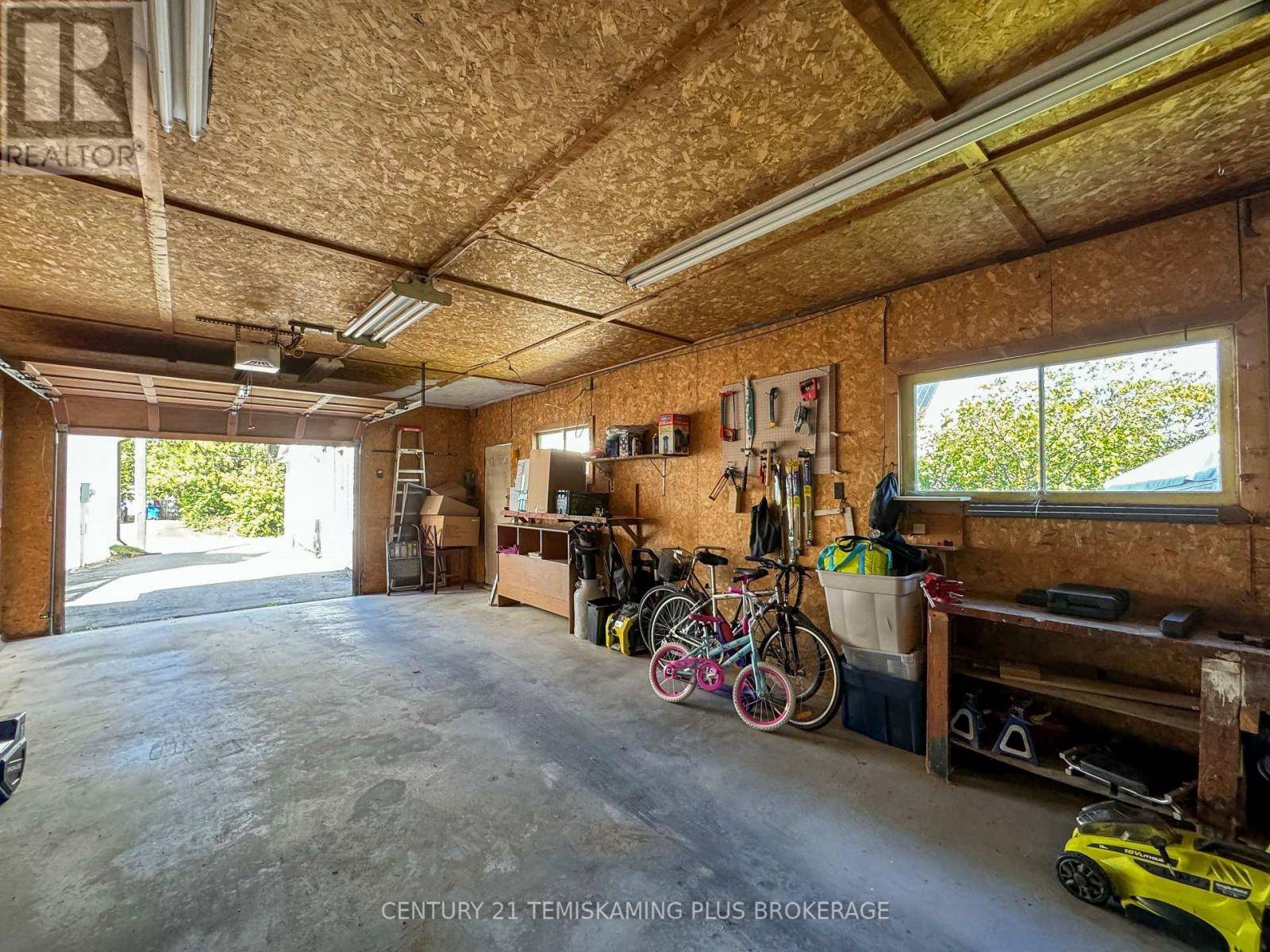 Temiskaming Shores (haileybury), ON P0J1H0,414 MARCELLA STREET