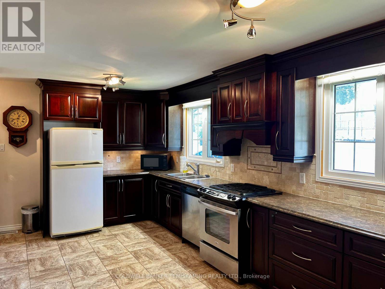 Temiskaming Shores (new Liskeard), ON P0J1P0,495 LAKESHORE ROAD N