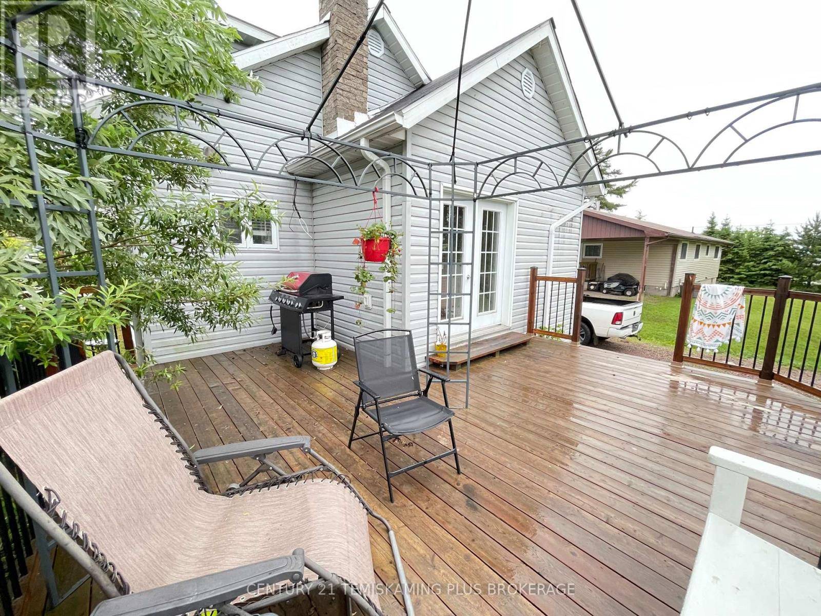 Timiskaming (tim - Outside - Rural), ON P0J1G0,5 FIFTH STREET E
