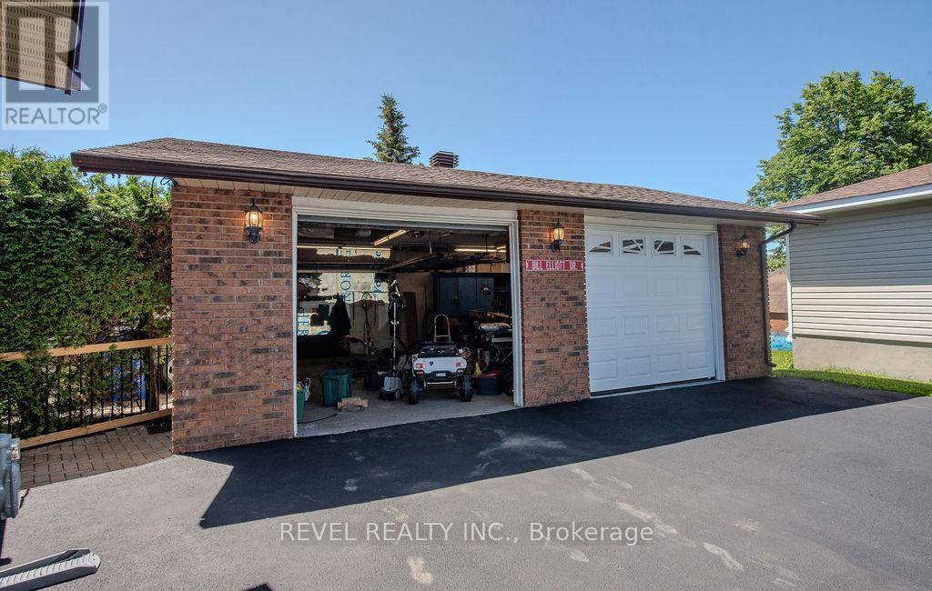 Timmins (tnw - Riverpark), ON P4P1C4,181 MALETTE CRESCENT