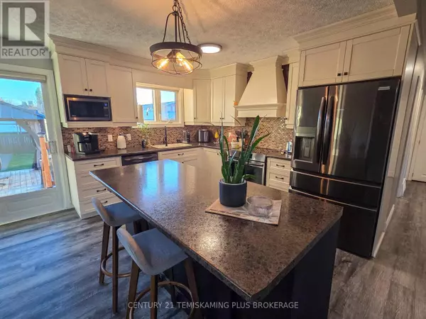 Armstrong (earlton), ON P0J1E0,29 ELEVENTH STREET