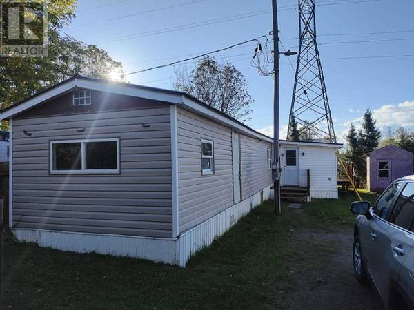 9 Sarawak Drive, Thunder Bay, ON P7A0Y6