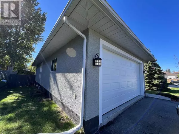 Kenora, ON P9N4H6,9 Woodfield Drive