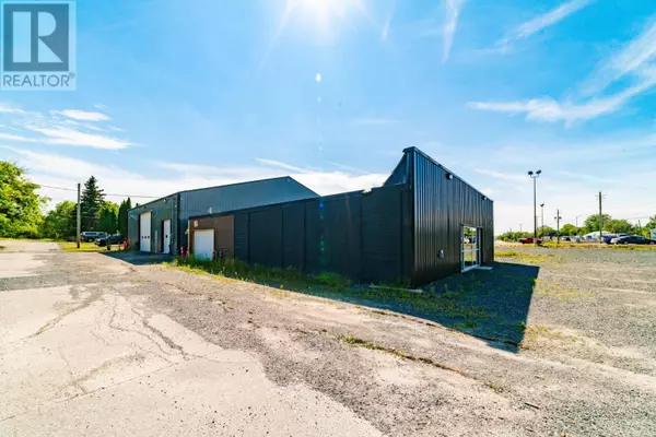 Kenora, ON P9N0B2,1095 RAILWAY STREET
