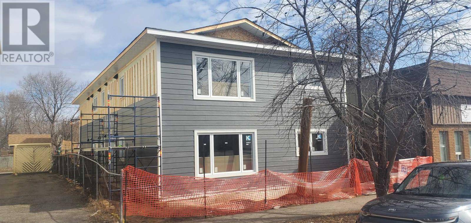 Thunder Bay, ON P7C1C3,1305 Victoria AVE E