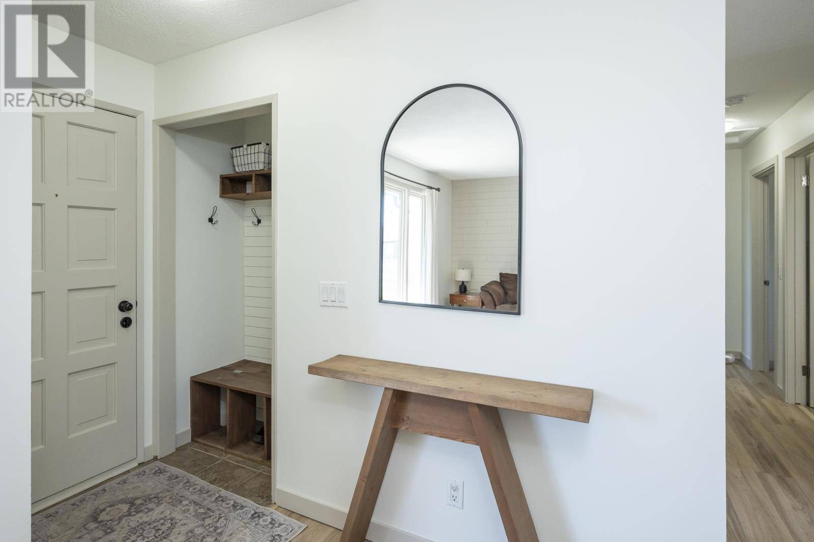 Thunder Bay, ON P7C5M4,214 Sheridan CRES