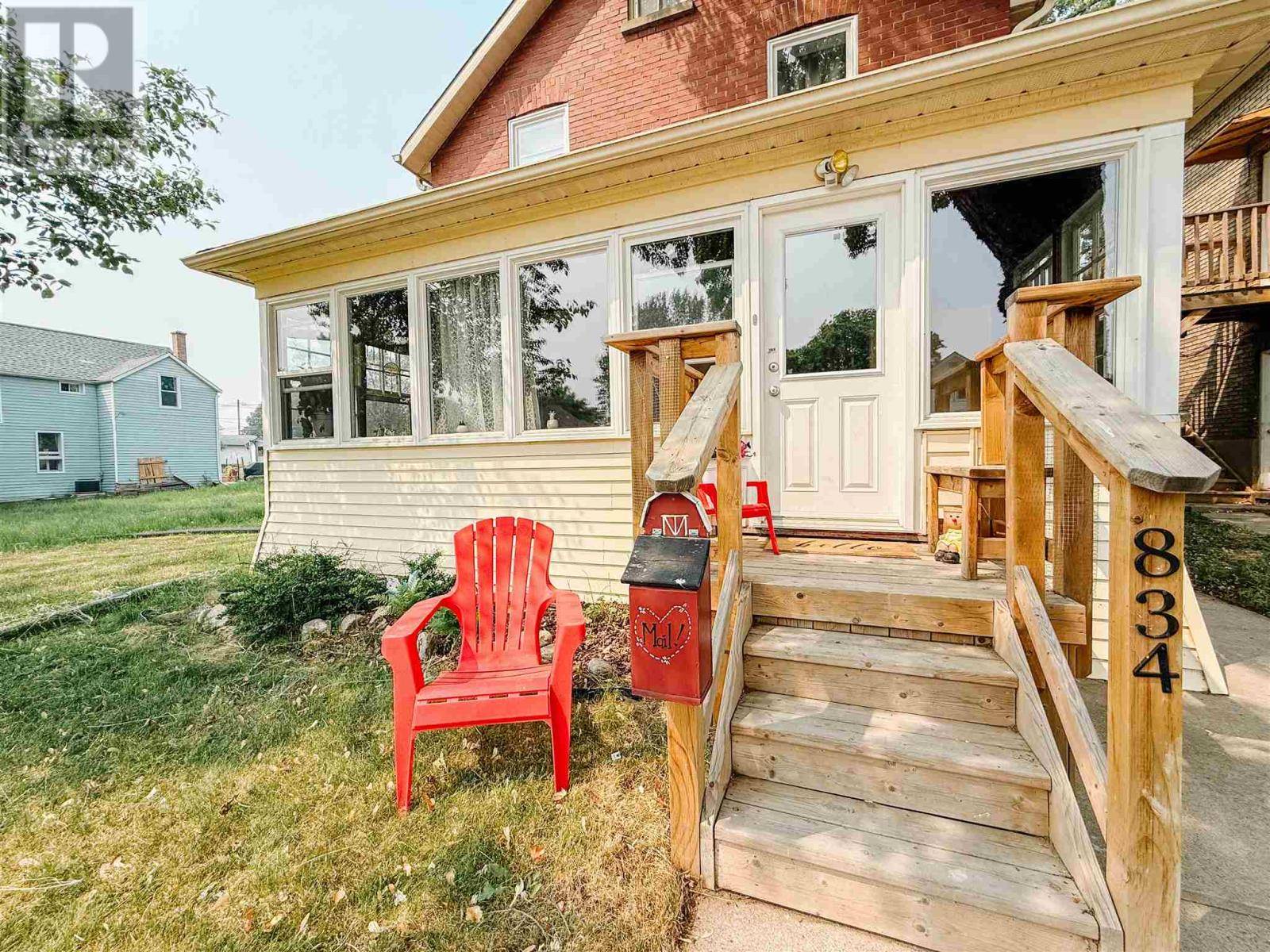 Kenora, ON P9N1E4,834 FIRST STREET SOUTH