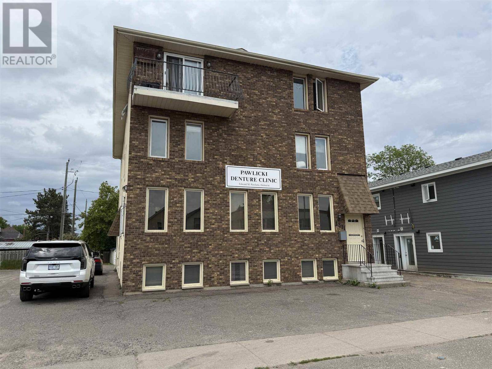 1311 Victoria AVE E, Thunder Bay, ON P7C1C3