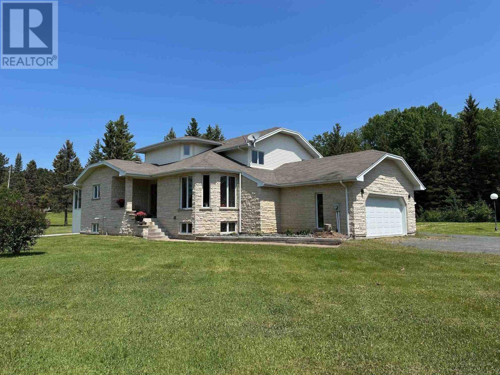 1980 Alice AVE, Thunder Bay, ON P7G2J2