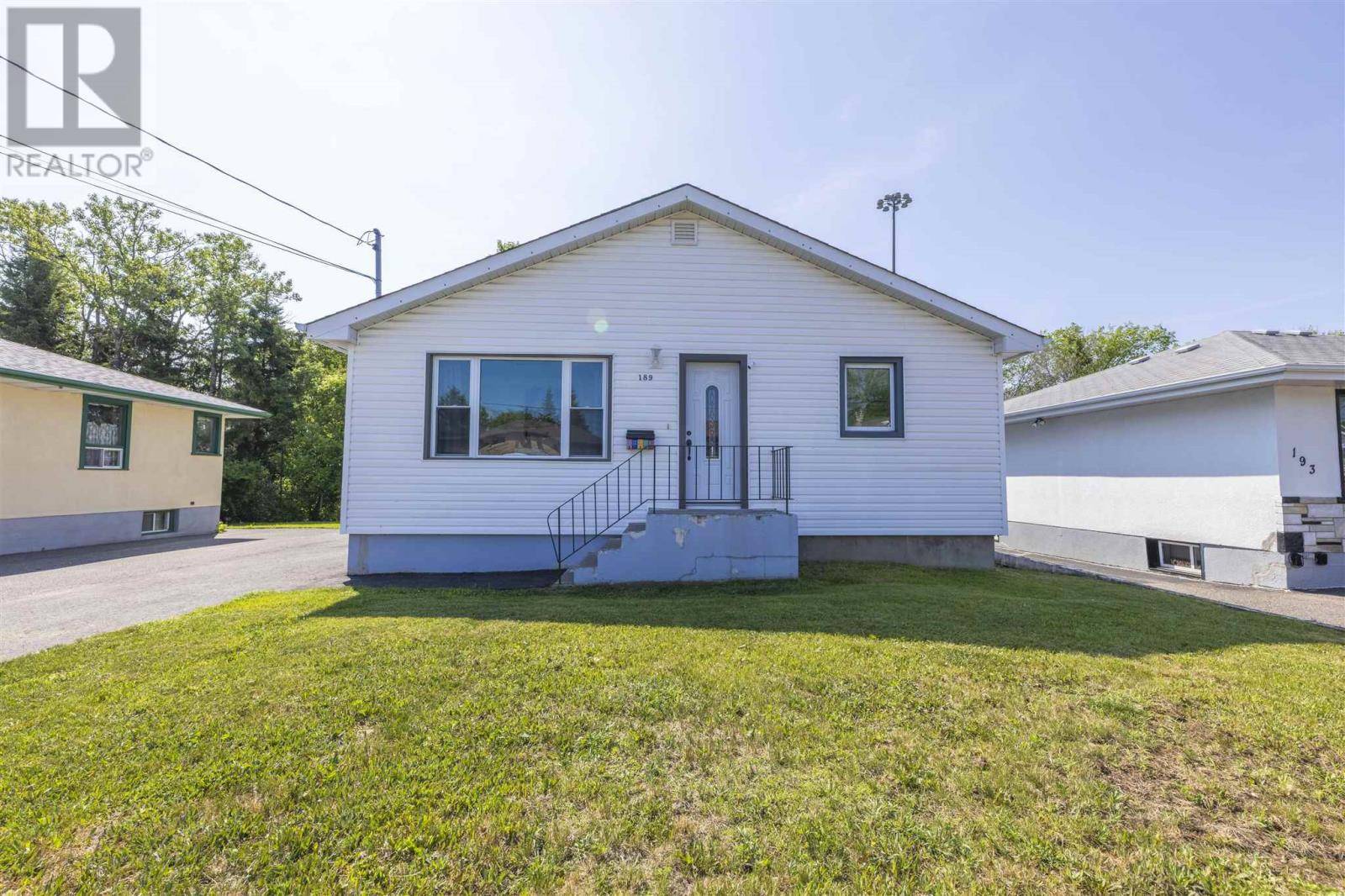 189 CARL AVE, Thunder Bay, ON P7B4Z4