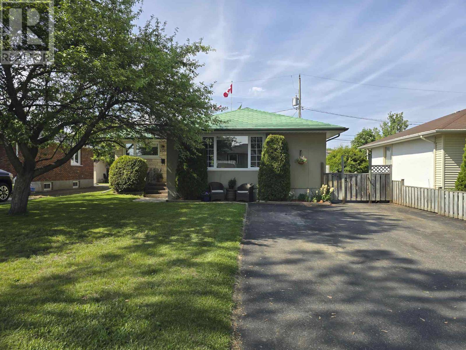 Thunder Bay, ON P7C1N4,2737 Park Row