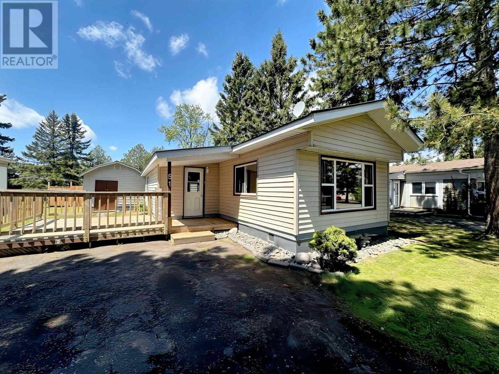 51 Taylor DR, Thunder Bay, ON P7K1K1
