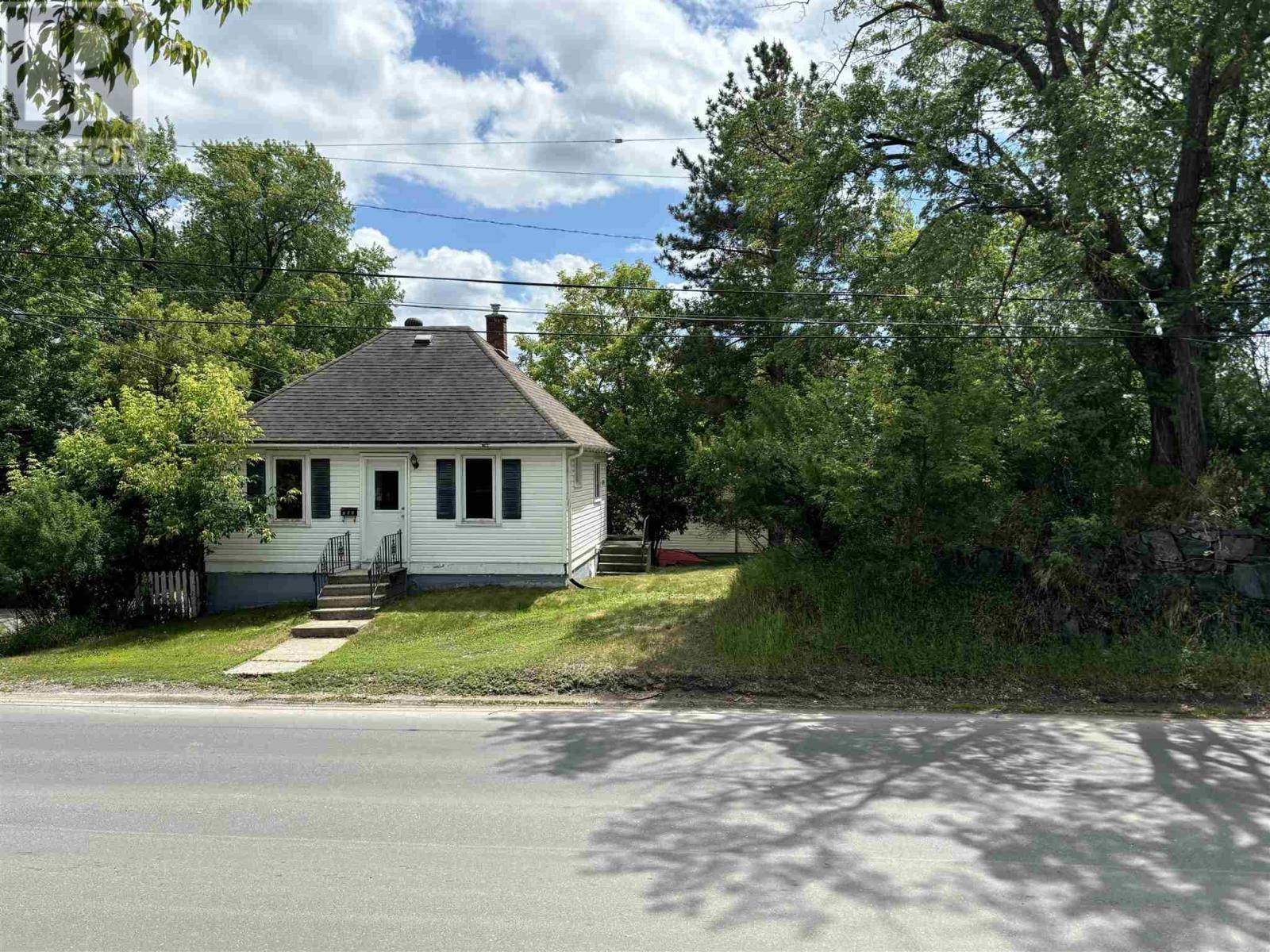 Kenora, ON P9N1L4,305 FIFTH ST S
