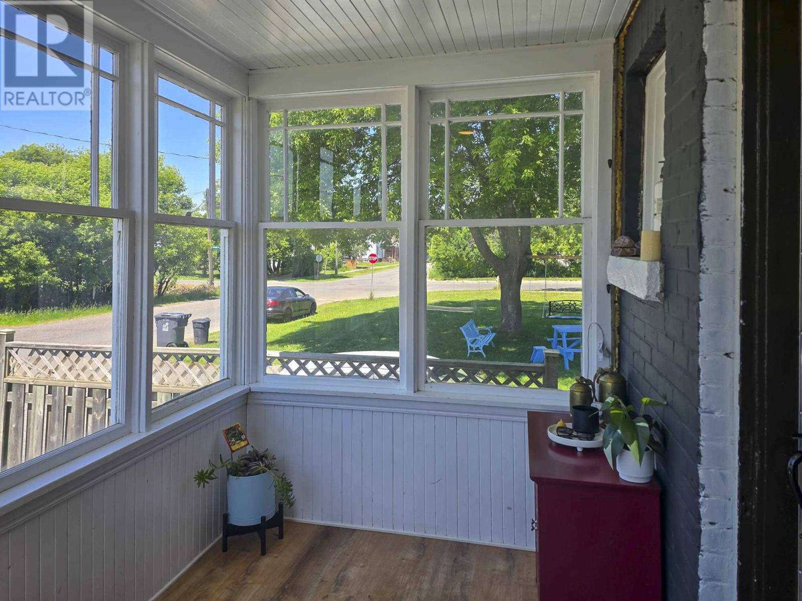 Thunder Bay, ON P7E2R3,1410 Heath ST