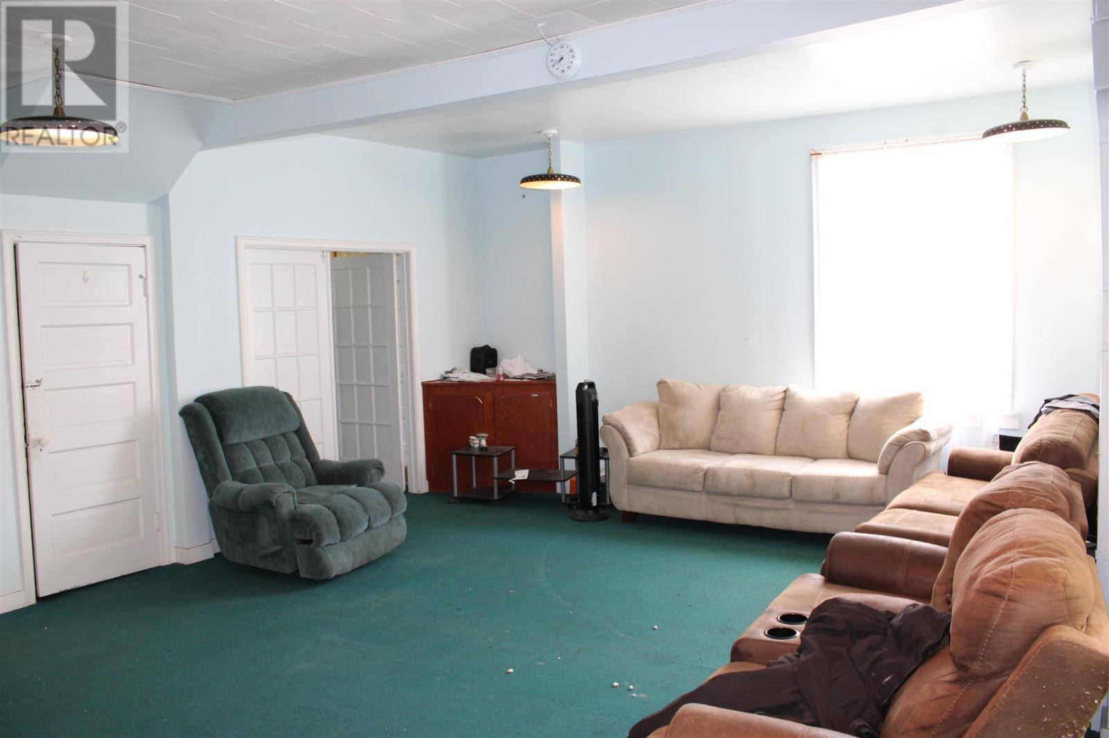 Thunder Bay, ON P7E5B3,811 Isabella St E