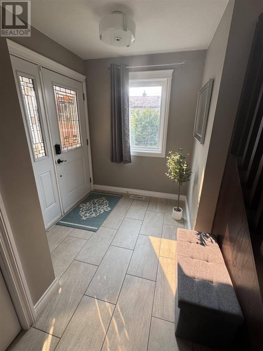 Thunder Bay, ON P7A4G2,614 Van Norman ST