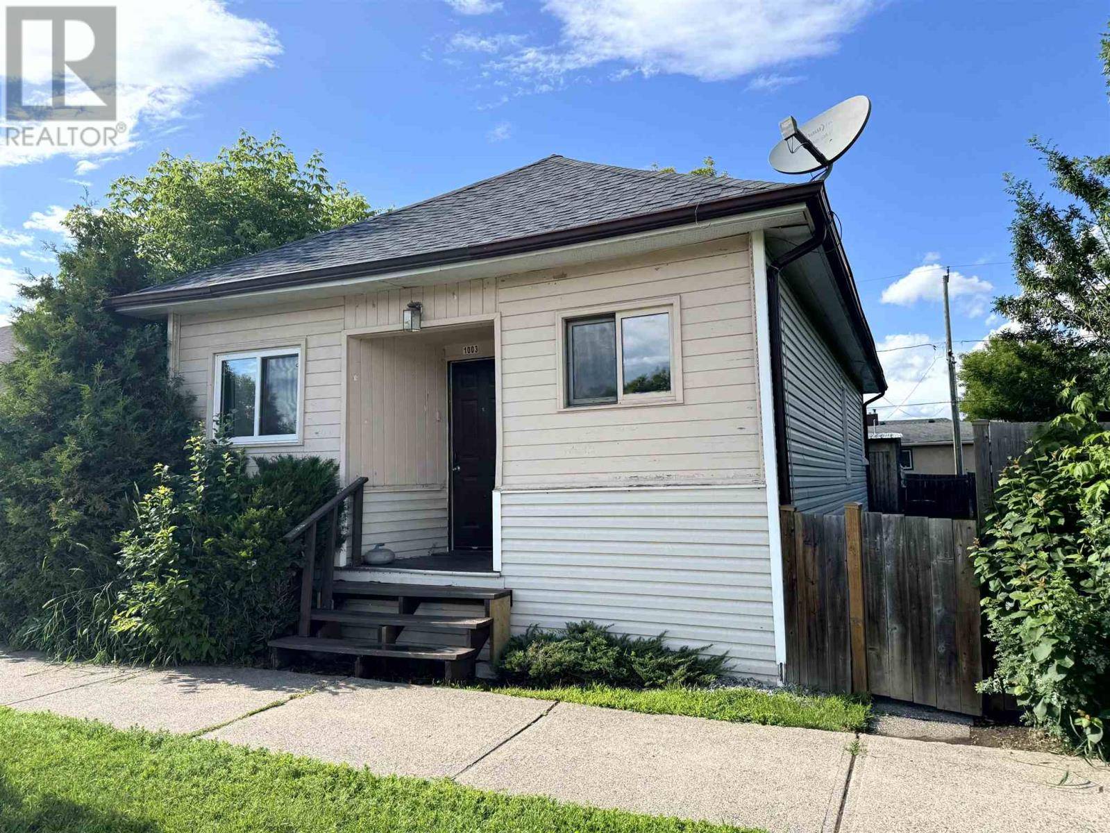 Thunder Bay, ON P7E3T2,1003 Gore ST W