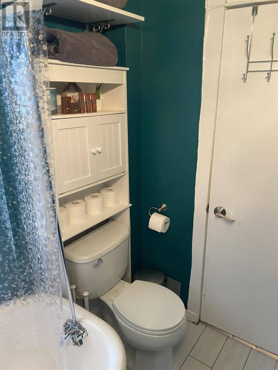 Thunder Bay, ON P7B1P8,348 Foley ST