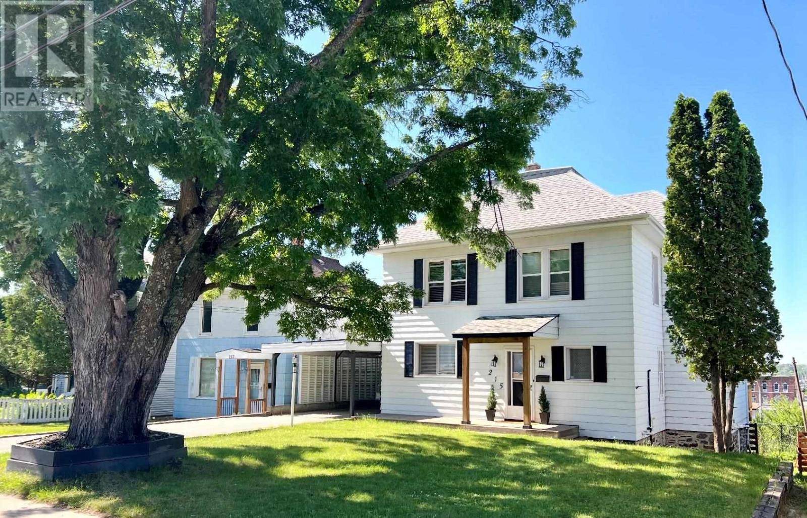 215 First ST N, Kenora, ON P9N2K5