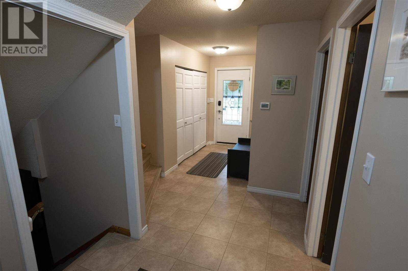 Thunder Bay, ON P7B5T2,216 Sequoia Drive