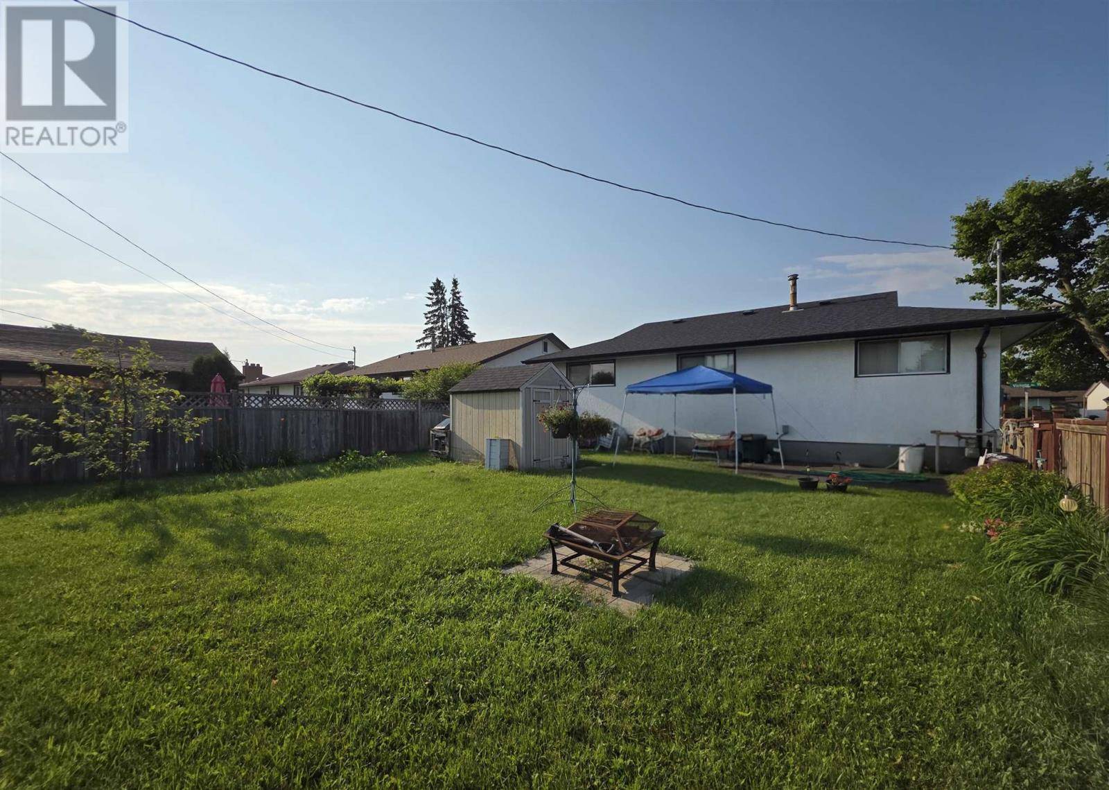 Thunder Bay, ON P7C1G6,409 Victoria Ave W