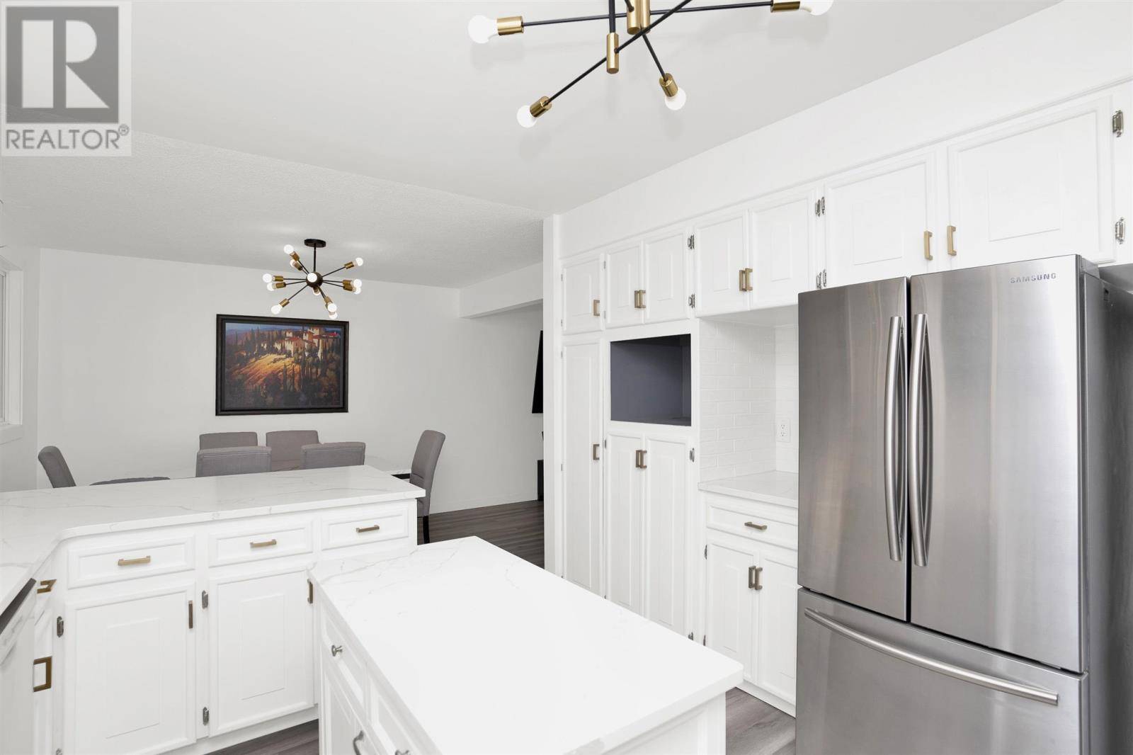 Thunder Bay, ON P7C5M1,382 Lambton PL