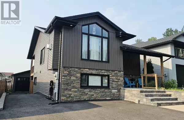 Thunder Bay, ON P7G2M7,621 Burgundy AVE