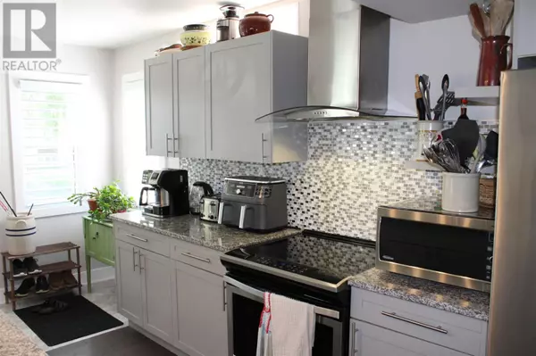 Thunder Bay, ON P7C3X8,843 Syndicate Ave N