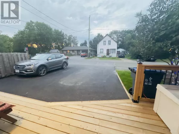 Thunder Bay, ON P7A1E9,467 Merrill ST