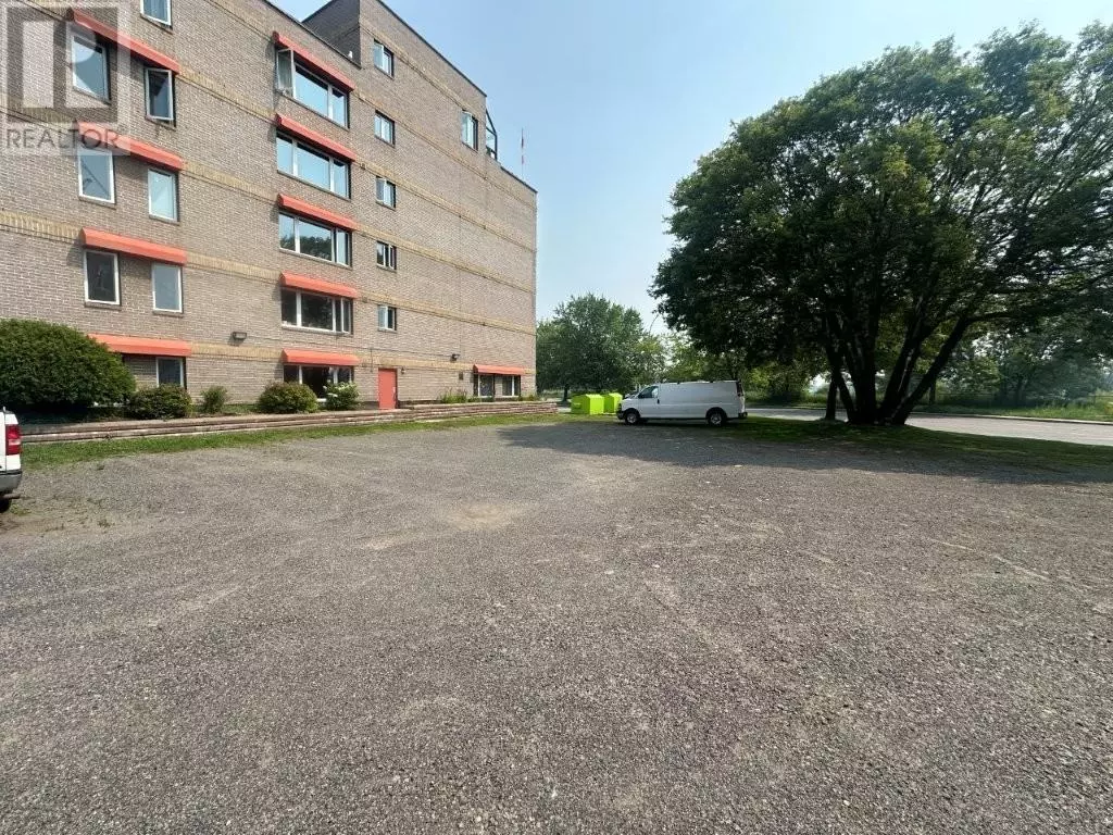 Thunder Bay, ON P7E1B4,235 Ross Street