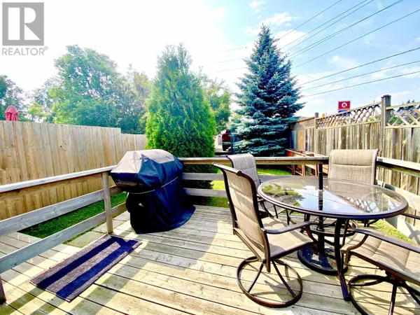 Thunder Bay, ON P7A5L7,248 Prospect AVE