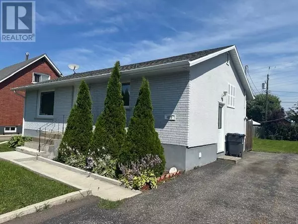 422 Westview Place, Thunder Bay, ON P7C4M3