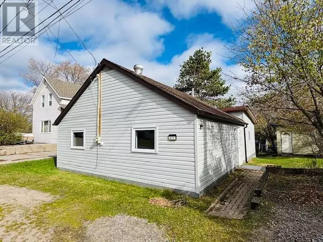 Kenora, ON P0X1C0,413 River St