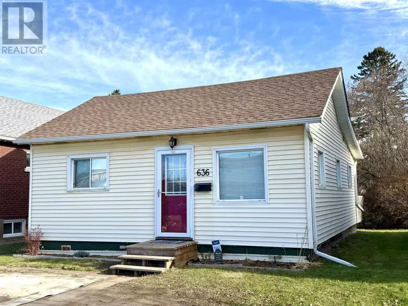 636 Vickers ST N, Thunder Bay, ON P7C4B7