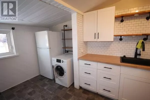 Thunder Bay, ON P7A5L9,33 Sheppard ST