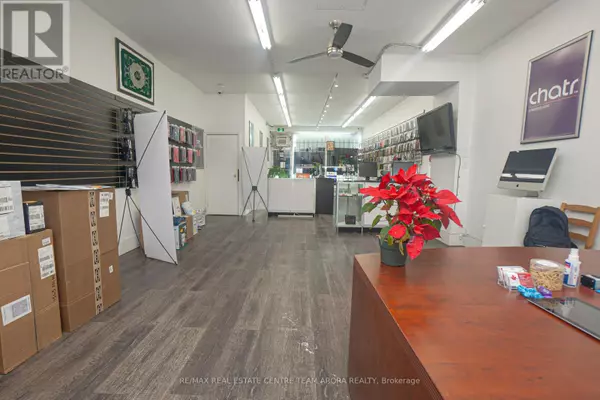 Toronto (oakwood Village), ON M6E2G9,1563 EGLINTON AVENUE W