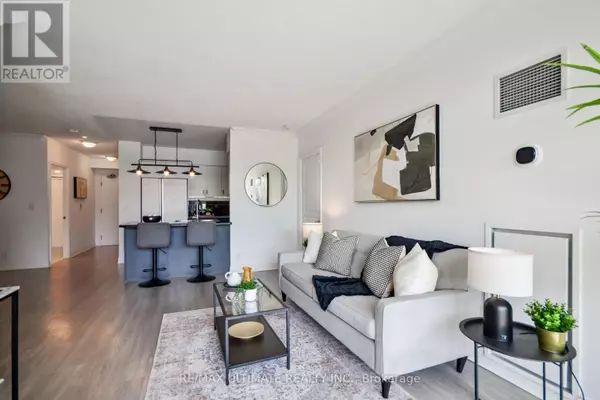 Toronto (yonge-st. Clair), ON M4V3C6,10 Delisle AVE #611