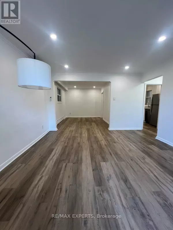 Toronto (humewood-cedarvale), ON M6C2S1,101 Kenwood AVE #2