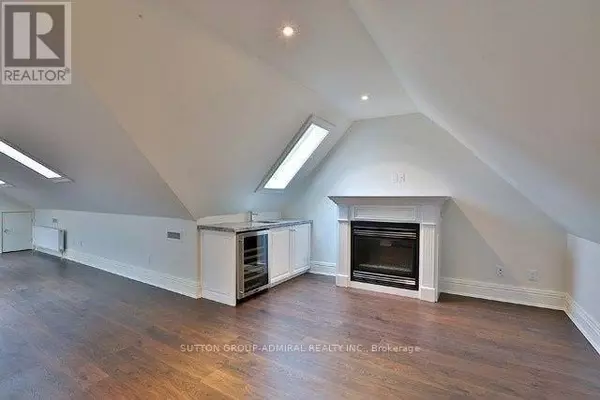 Toronto (forest Hill South), ON M5P2J1,15 HIGHBOURNE ROAD
