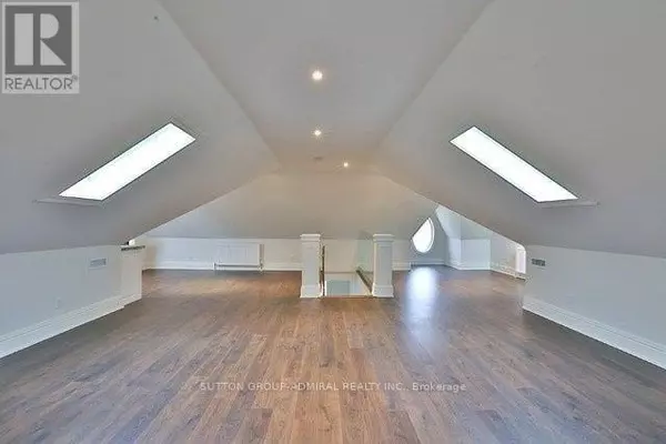 Toronto (forest Hill South), ON M5P2J1,15 HIGHBOURNE ROAD