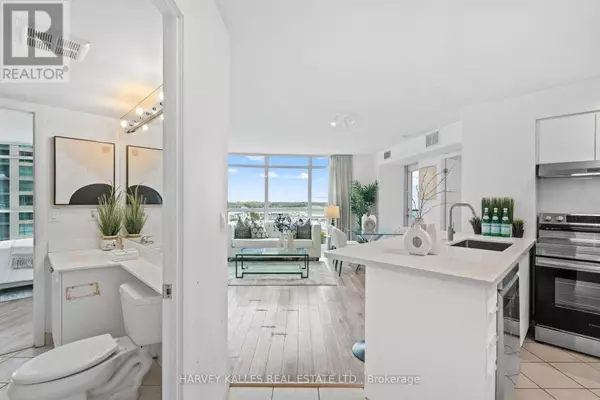 Toronto (niagara), ON M5V1B1,219 Fort York BLVD #1608